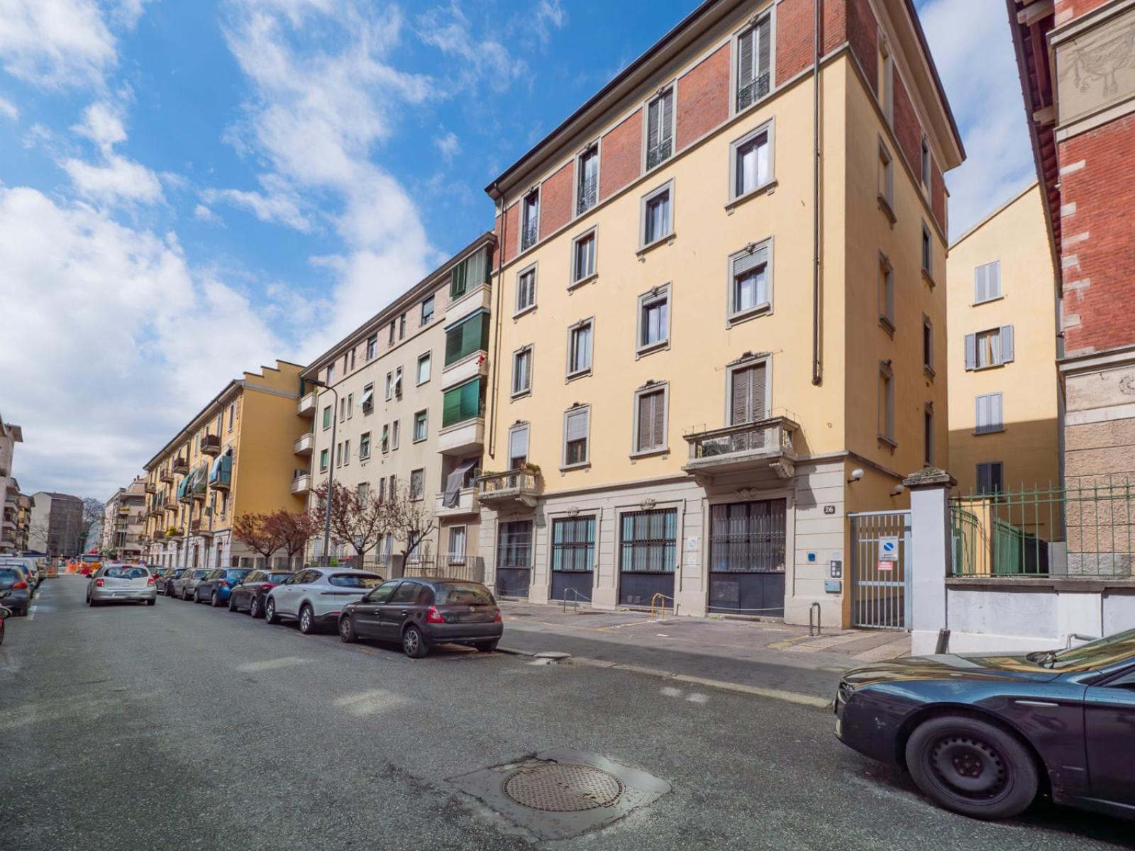 Xenia Apartments - Colorful Apartment In Fiera Area Milán Exterior foto